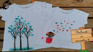 Cómo hacer camisetas pintadas a mano