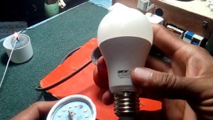 Cómo reparar lámparas led de techo