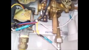 Cómo reparar un calentador de agua que gotea
