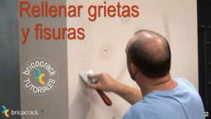 Cómo reparar una grieta en la pared