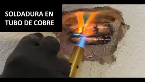 Cómo reparar una tubería de cobre