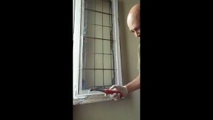 Cómo reparar una ventana de madera podrida