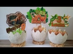 Cómo hacer huevos de dinosaurios para decorar