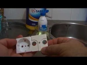 Cómo limpiar interruptores y enchufes