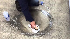 Cómo limpiar suelo de piedra porosa