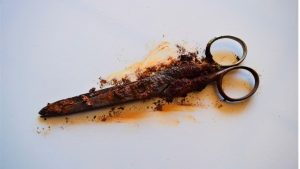 Cómo limpiar unas tijeras oxidadas