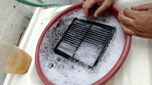 Cómo limpiar un filtro de aceite usado